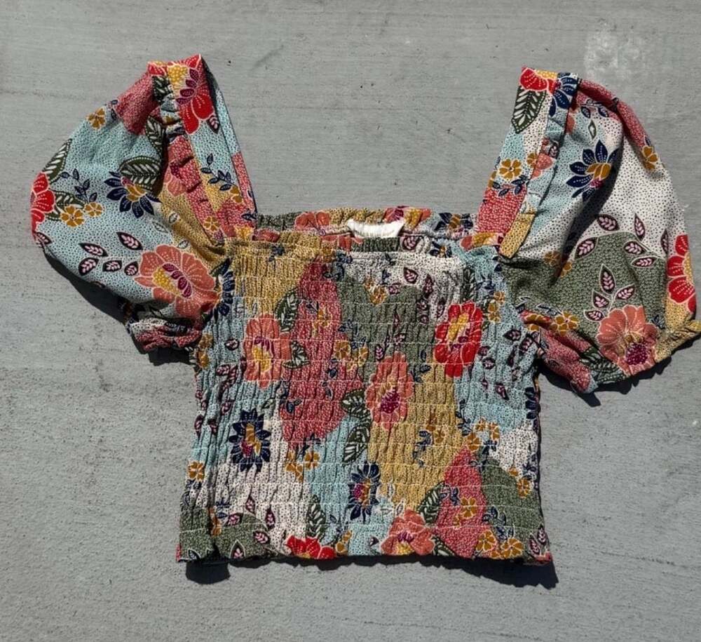 Monteau Los Angeles Ruffled Floral Crop Too Size L
